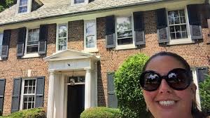 Peeking with Petrone: the Kelly House