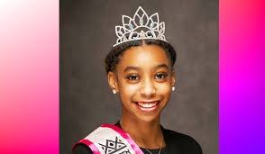 Desiree Shields's Instagram, Twitter & Facebook