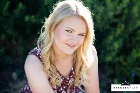 Isabella Mohr's Instagram, Twitter & Facebook