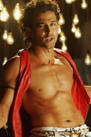 Hrithik rakesh roshan 10 ocak 1974 tarihinde mumbai/maharashtra, hindistan'da dünyaya babası, müzik yönetmeni ve film yönetmeni rakesh roshan'dır. Hrithik Roshan