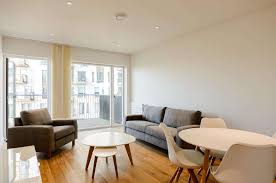 Pet friendly, screening room, roof terrace, residents. Savills Properties To Rent In Canary Wharf London