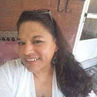 Lisa Tindell's Instagram, Twitter & Facebook