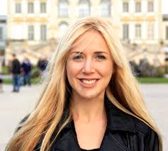 Diana Hubbell's Instagram, Twitter & Facebook