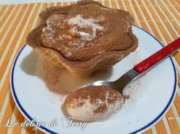 Sporcate il fondo di un bicchiere di vetro con un cucchiaio di nutella e versate la crema al caffè. Ricetta Crema Di Caffe In Bottiglia