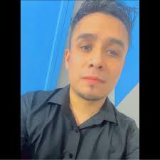 Yo en cualquier plática ajena: