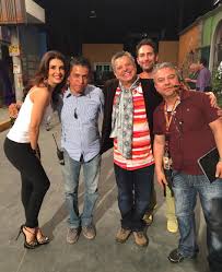 El 9 de junio de 2021 vuelve a ser retransmitida. Vecinos Regresa 10 Anos Despues Con Su Elenco Original People En Espanol