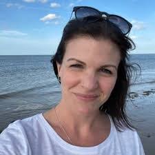 Vicki Dickson's Instagram, Twitter & Facebook