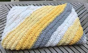 Creampuff Revolution Creampuff Reviews Bernat Baby Blanket Stripes Yarn