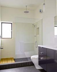 Memilih jenis kran shower tidak hanya mempertimbangkan sisi fungsionalitasnya semata, namun juga perlu memperhatikan fitur yang dimiliki. 50 Contoh Model Shower Kamar Mandi Sederhana Minimalis Small Bathroom Bathroom Design Beautiful Small Bathrooms