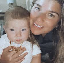 Carlota, la hija menor de Jorge 'El Burro' Van Rankin, cumplió 1 año y sus  papás le dedicaron mensajes de amor