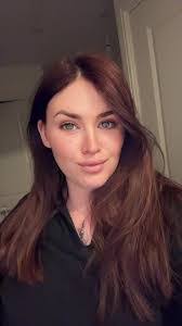 Courtney Pulliam's Instagram, Twitter & Facebook