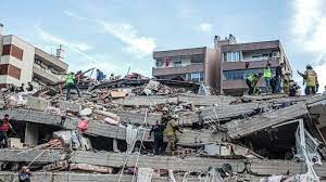 Gempa berkekuatan magnitudo (m) 5,9. Foto Foto Gempa M 7 0 Di Turki Sempat Picu Tsunami Kecil Setidaknya 22 Orang Tewas Tribunnews Com Mobile