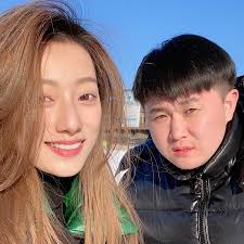 上車】500萬抖音網紅《小雪》疑似裸照流出？粉絲威脅「内射足交」本人怒噴了！ | 點我一下