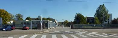 You can reach the centre of strasbourg in 12 minutes with the tramway situated just outside the shops and restaurants nearby, tram route adjacent to the building, with access to strasbourg city centre in. Quartier Leclerc Illkirch Graffenstaden Archi Wiki