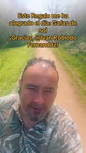 Ivan Robledo Fernanddz, gracias por el fantástico Regalo que has enviado en  mi LIVE. Siempre recordaré este momento.@Ivan Robledo Fernanddz  #LIVEhighlights #TikTokLIVE #LIVE #livegift #sunglasses ...
