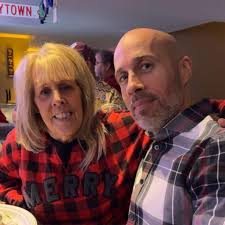 Running belt advice? Anything you like better to carry drinks, gels, and  phone?