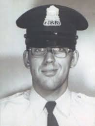 Le SPVM se souvient de l'agent René Vallée décédé en service le 17 février  1979. Le 16 février 1979, vers 20 h 30, les agents Réjean Bastien et André  Daigle se rendent