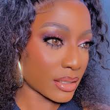 👑Daisy Oyuga👑 (@dzireo)