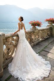 Auch spitze wird gerne verwendet. Ruckenfreies Juwel Spitze Gericht Schleppe Brautkleid Kleider Hochzeit Braut Brautmode
