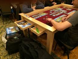 Diy Rpg Gaming Tables Google Search Juegos De Mesa Aticos Muebles De Madera