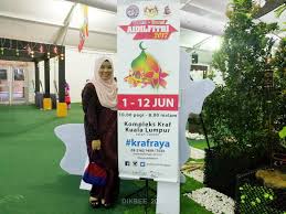 One can easily reach craft complex by hiring taxis, or by boarding buses, trains from the city. Jualan Hari Raya Di Kompleks Kraf Kuala Lumpur Lovely Bee