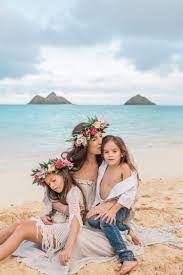 Kailua Family Photoshoot With Kayla At Lanikai Beach Hawaii Family Photoshoot Outfits Family Beach Pictures Family Photoshoot