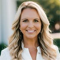 Samantha Peters's Instagram, Twitter & Facebook