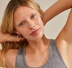 Sonja Courtney's Instagram, Twitter & Facebook