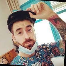 Enrique Talbot's Instagram, Twitter & Facebook