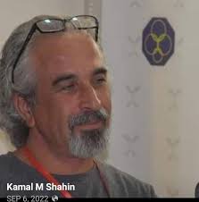 آن أوان أن أشكر علنا السيد محسن مقصود رئيس مجلس إدارة  #الجامعة_العربية_الدولية والدكتور عبد الغني ماء البارد . فبعد ان أرغمت  أجهزة المخابرات الجامعة على فصلي منها ، أصرت ادارة الجامعة على