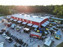 Porky's Backyard Foodtruck Park