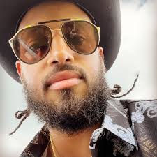 Oh, pero estaré bien mientras haya luz, De una luna de neón, 🌙🌑🤠