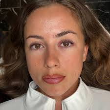 Next week I'll be releasing my booking link for Christmas appointments!  Super excited 🤎