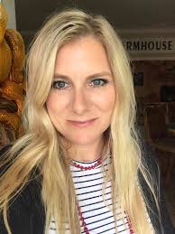 Hi thanks for welcoming me into the group! I'm Candy (easier for some ppl),  42, married and live in Cork. I'm a therapist, crafter, barber, dancer and  herbalist! 👋🏻🍀🇮🇪