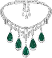 We take a close look at the history and success of the brand. Exclusive Van Cleef Arpels New Merveille D Emeraudes Necklace A Magazine Singapore