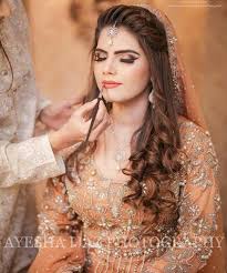 Pin By Marzia Batool On Makeup Hair Styles Mehndi Hairstyles For Gowns Indian Bridal Hairstyles Pakistani Bridal Hairstyles
