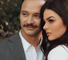 تعرضت للإرهاق.وطريقي شققته بعيداً عن إسم والدي. Ù†Ø¬Ù„ Ø®Ø§Ù„Ø¯ ØµØ§Ù„Ø­ ÙŠÙ†Ø´Ø± ÙÙˆØªÙˆØ³ÙŠØ´Ù† Ø®Ø·Ø¨ØªÙ‡ Ø¹Ù„Ù‰ Ù‡Ù†Ø§Ø¯ÙŠ Ù…Ù‡Ù†Ø§ ÙŠØ§ Ø±Ø¨ Ø£Ø¹Ø±Ù Ø£Ø³Ø¹Ø¯Ùƒ ÙˆØ£ÙˆÙ„ ÙÙŠØ¯ÙŠÙˆ Ù…Ù† Ø§Ù„Ø®Ø·ÙˆØ¨Ø© ÙˆØ§Ù„Ø¹Ø±ÙˆØ³Ø© ÙƒØ§Ù†Øª Ø¨ØªØ¨ÙŠØ¹ Ù…Ø±Ø§ÙˆØ­ Ø¹Ù„Ù‰ Ø§Ù„Ø´Ø§Ø·Ø¦