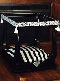 Dog Bed From End Table Turn End Table Upside Down Paint Add Pillow Add Moulding To Top Decorate Viola Coffee Table Dog Bed End Table Pet Bed Diy Pet Bed