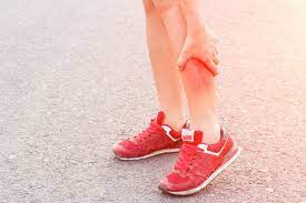 Nyeri tulang kaki sakit ngilu itu sulit ditangani karena selalu anda rasakan dan bisa menggerogoti sikap positif. Cedera Tulang Kering Gejala Penyebab Hingga Pengobatan