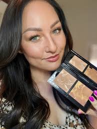 On the 8th day of beauty, #MerryKay gifted me Really Red lips that pop with  winter greens! http://bit.ly/ReallyRed-MK