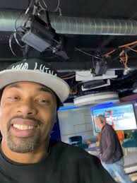 I thought Dennis Richmond was related to everybody from Richmond. 😂😂😂  #who_lying. , It was fun doing the “like it or not” for @ktvu2 this morning 