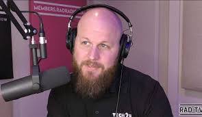 Ian Reeder's Instagram, Twitter & Facebook