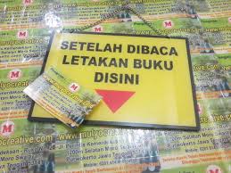 Menggunakan akrilik putih doff 2 mm sticker. Papan Nama Ruangan Disini Pesan Sabuk Sekolah Piala Lencana Pin Resi Lycal Emblem Perlengkapan Sekolah Plat Kuningan Plat Stainless Evolet Bordir Sekolah Pin Kuningan Plakat Akrilik Fiber Kayu Plat Komunitas Pin Club