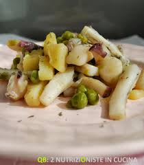 Le seppie con i piselli rappresentano ormai una ricetta classica della cucina italiana che ben si adatta ad ogni tipo di occasione. Seppie Con Piselli E Patate Al Profumo Di Provenza Qb Ricette