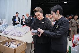 ศุภมาส” ผนึก สคบ.-ตร.-อย. ทลายโกดังยาลดอ้วนมรณะ"! ไร้ อย. ยึดของกลางกว่า  10,000 ชิ้น มูลค่ากว่า 3 ล้านบาท . วันนี้ (7 กรกฎาคม 2569) เวลา 11.00 น.  นางสาวศุภมาส อิศรภักดี รัฐมนตรีประจำสำนักนายกรัฐมนตรี  ในฐานะกำกับดูแลสำนักงานคณะกรรมการคุ้มครองผู้บริโภค ...