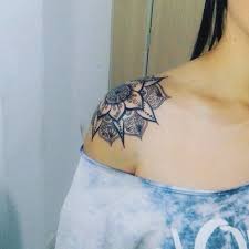 Tatuagem No Ombro 230 Fotos Com Dicas Para Voce Fazer A Sua Tattoos Shoulder Cap Tattoo Mandala Tattoo