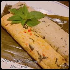 Jadi kalau mau menyantap botok telur asin saat sarapan, buatlah setidaknya 2 jam sebelumnya. Pepes Tahu Kemangi Khas Sunda By Susana Gracia Cathrine