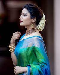 Pin By Radika Manicks On Sarees Pattu Saree Blouse Designs Stylish Sarees Saree Models