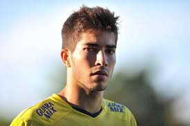 Consultado pela imprensa espanhola, Júlio Baptista recomenda Lucas Silva ao  Real Madrid