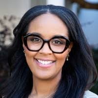 مدرس Erin Reddick